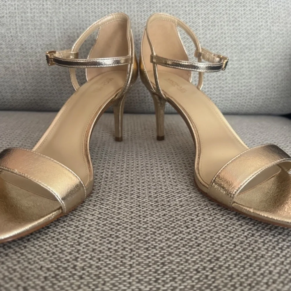 Michael Kors Simone Mid Sandal Pale Gold Shoes Size 8 - Picture 5 of 10